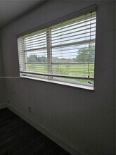 2510 SW 81st Ave in Davie, FL - Foto de edificio - Building Photo