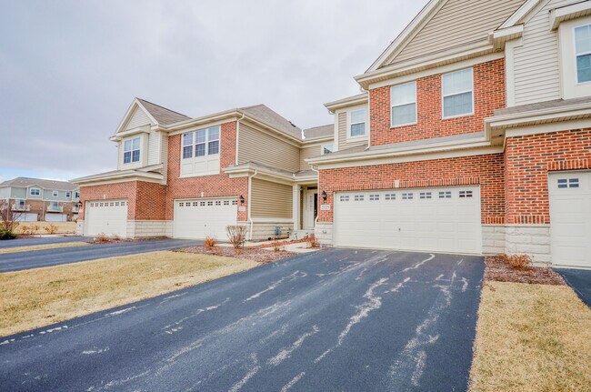 2725 Blakely Ln in Naperville, IL - Building Photo - Building Photo