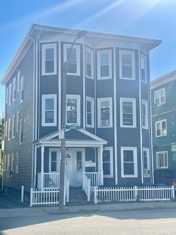 115 Sydney St, Unit 3