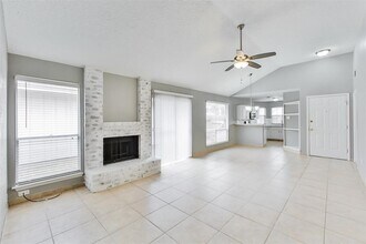 11111 Wheatridge Dr in Houston, TX - Building Photo - Building Photo