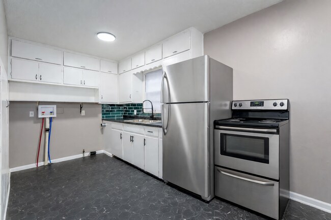 6225 N Independence Dr in Park City, KS - Building Photo - Building Photo