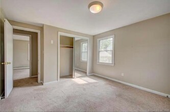 19 Ridgewood St in New Britain, CT - Foto de edificio - Building Photo