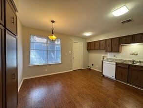 7320 Sanger Ave in Waco, TX - Building Photo - Building Photo