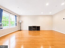 6556 Ridgeborne Dr in Rosedale, MD - Building Photo