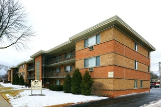 Salem Lane Apartments in Arlington Heights, IL - Building Photo - Building Photo