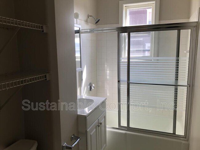 2 Norman Ave in Worcester, MA - Building Photo - Building Photo