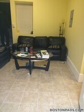 55 Park Dr, Unit G-3 in Boston, MA - Foto de edificio - Building Photo