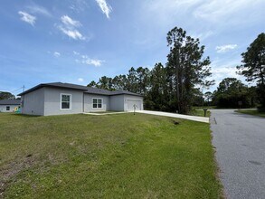 2785 Gabboys Ave SE in Palm Bay, FL - Building Photo - Building Photo
