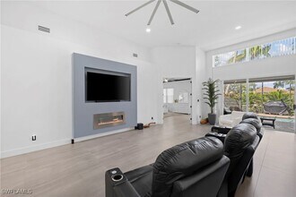 6903 Mauna Loa Ln in Naples, FL - Building Photo - Building Photo