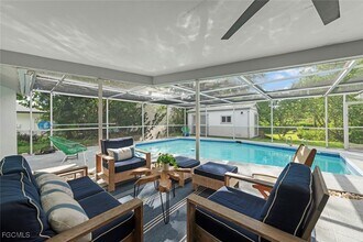 12150 McGregor Blvd in Ft. Myers, FL - Building Photo - Building Photo