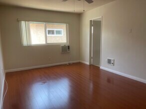 4346 Ventura Canyon Ave in Sherman Oaks, CA - Foto de edificio - Building Photo