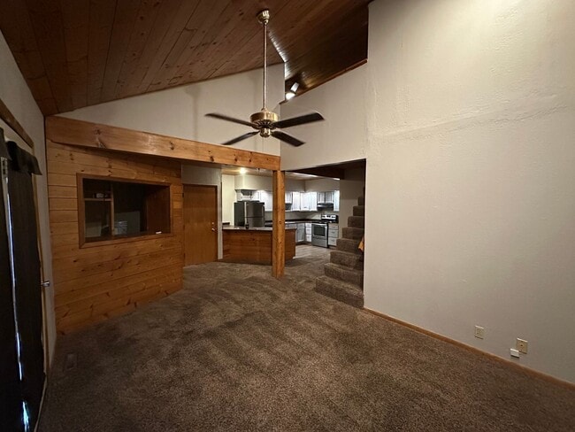 property at 2540 S Edgewood Dr