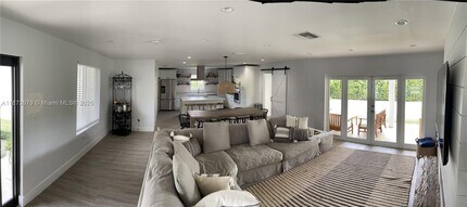8921 SW 48th St in Miami, FL - Building Photo - Building Photo
