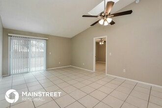 2714 Waco Dr E in Deltona, FL - Foto de edificio - Building Photo
