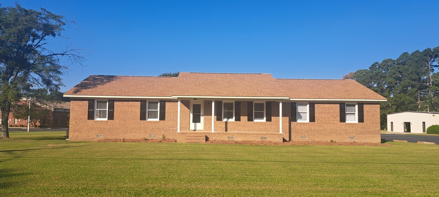 206 Country Day Rd in Goldsboro, NC - Foto de edificio