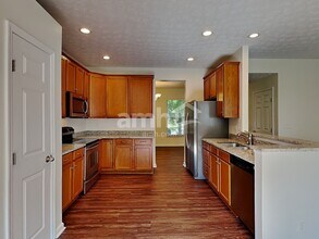 136 Leasure Dr in Pickerington, OH - Building Photo - Building Photo