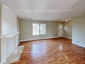 7237 W Hickory Creek Dr in Frankfort, IL - Foto de edificio - Building Photo