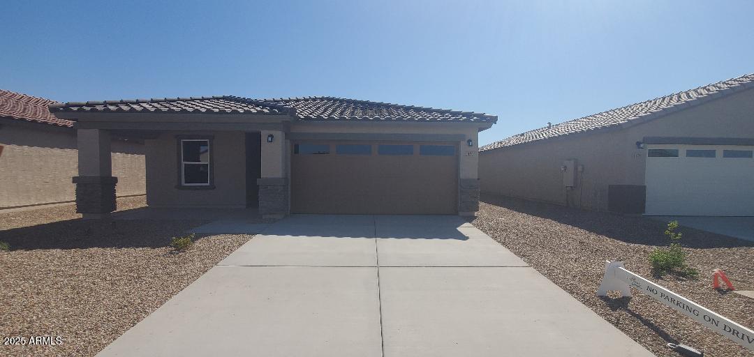 1371 W Toltec Dr in Coolidge, AZ - Foto de edificio