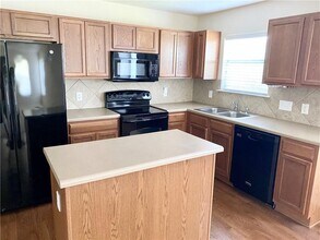 123 Devonshire Dr in Kyle, TX - Building Photo - Building Photo