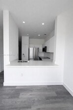 17820 NW 73rd Ave in Hialeah, FL - Building Photo - Building Photo