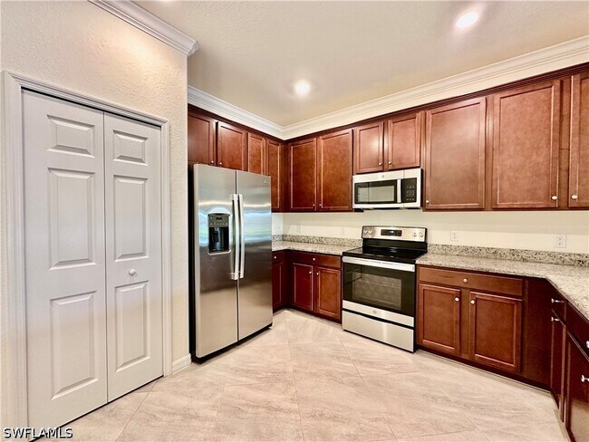 property at 1823 Alameda Dr