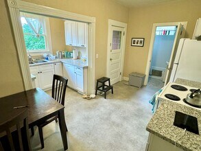 25 SE 30th Pl in Portland, OR - Building Photo - Building Photo