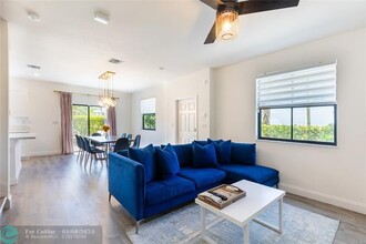 4637 Caspian Way in Davie, FL - Building Photo - Building Photo