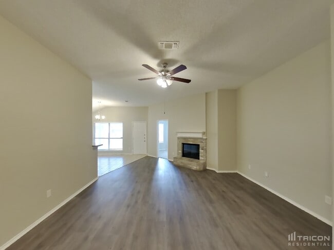 2416 Kelton St in Fort Worth, TX - Foto de edificio - Building Photo