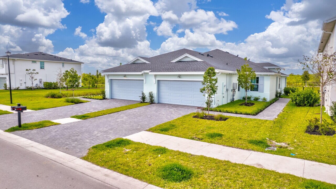 18967 Wood Stork Wy in Loxahatchee, FL - Building Photo