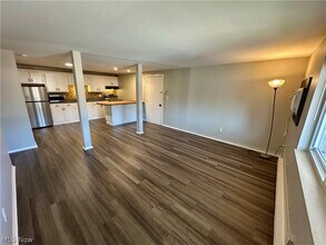 676 S Shore Ct in Vermilion, OH - Building Photo - Building Photo