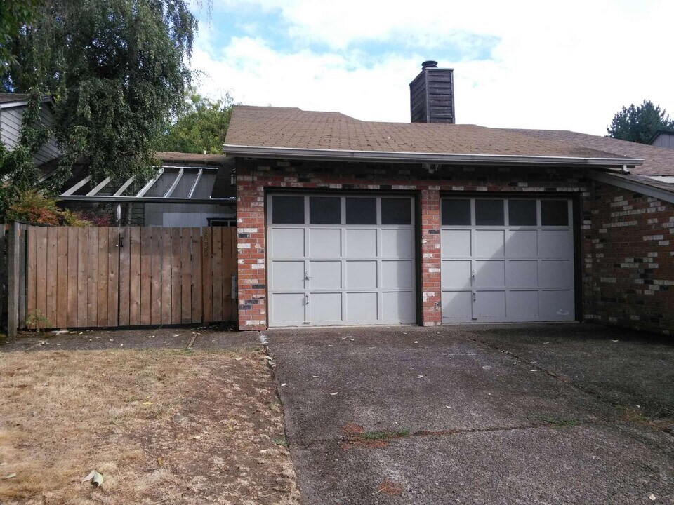 1836 NW Grant Cir in Corvallis, OR - Building Photo