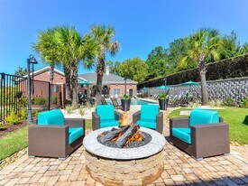 Vista Commons Apartments in Columbia, SC - Building Photo