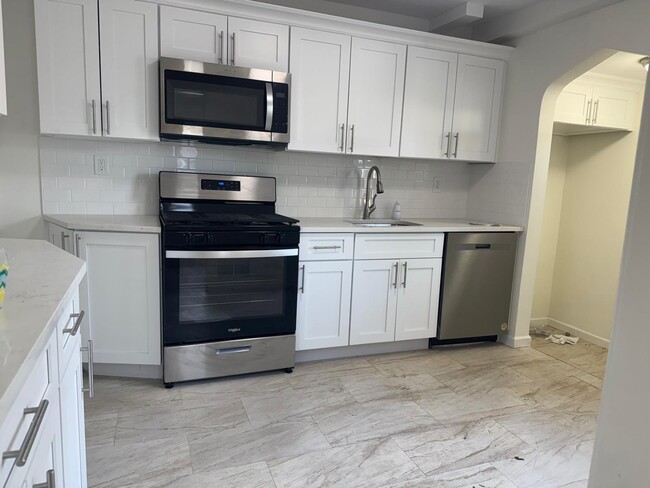 152 Emily Ave in Elmont, NY - Building Photo - Building Photo