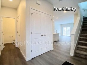 807 Rowan Cl SW in Edmonton, AB - Building Photo - Building Photo