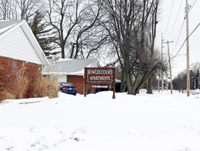 Bowles Court Apartments in Maumee, OH - Building Photo - Building Photo