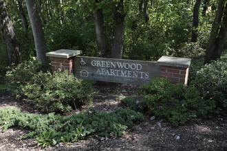 Greenwood Apartments in Mount Pleasant, PA - Foto de edificio - Building Photo