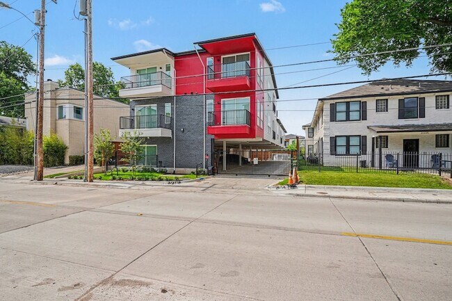 2217 N Fitzhugh Ave, Unit 302 in Dallas, TX - Building Photo - Building Photo