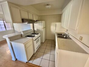 1804 Vine St, Unit D in Alhambra, CA - Building Photo - Building Photo