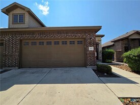 697 Creekside Cir in New Braunfels, TX - Building Photo