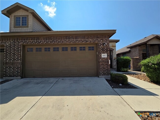 property at 697 Creekside Cir