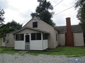 13110 Mt Hermon Rd in Ashland, VA - Building Photo