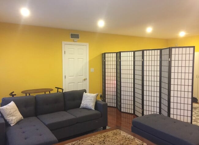 property at 5115 Canoga Ave