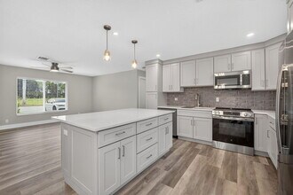 316 La Mancha Ave in Royal Palm Beach, FL - Building Photo - Building Photo
