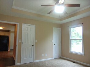 2007 Windroe Dr in Clarksville, TN - Foto de edificio - Building Photo