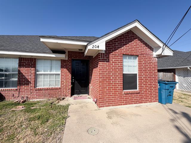 204 West Lamar St in Palmer, TX - Building Photo - Building Photo