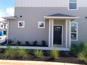 1614 Roseburg Dr in Austin, TX - Building Photo - Building Photo