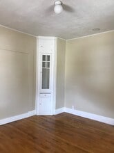 527 Champlain St, Unit SecondLevel in Berlin, NH - Building Photo - Building Photo