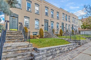 561 Broad St in Carlstadt, NJ - Building Photo