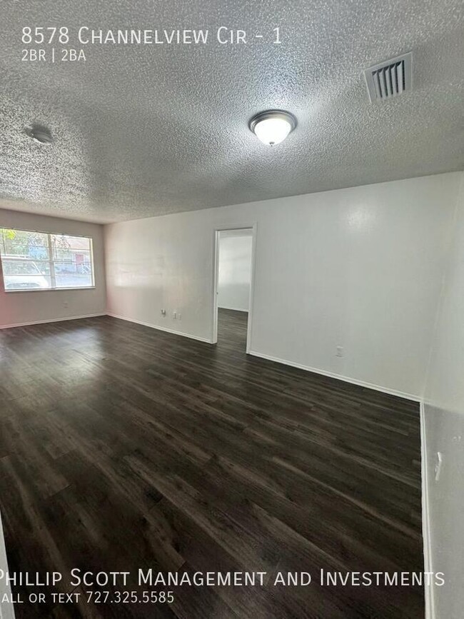 8578 Channelview Cir-Unit -1 in Tampa, FL - Building Photo - Building Photo