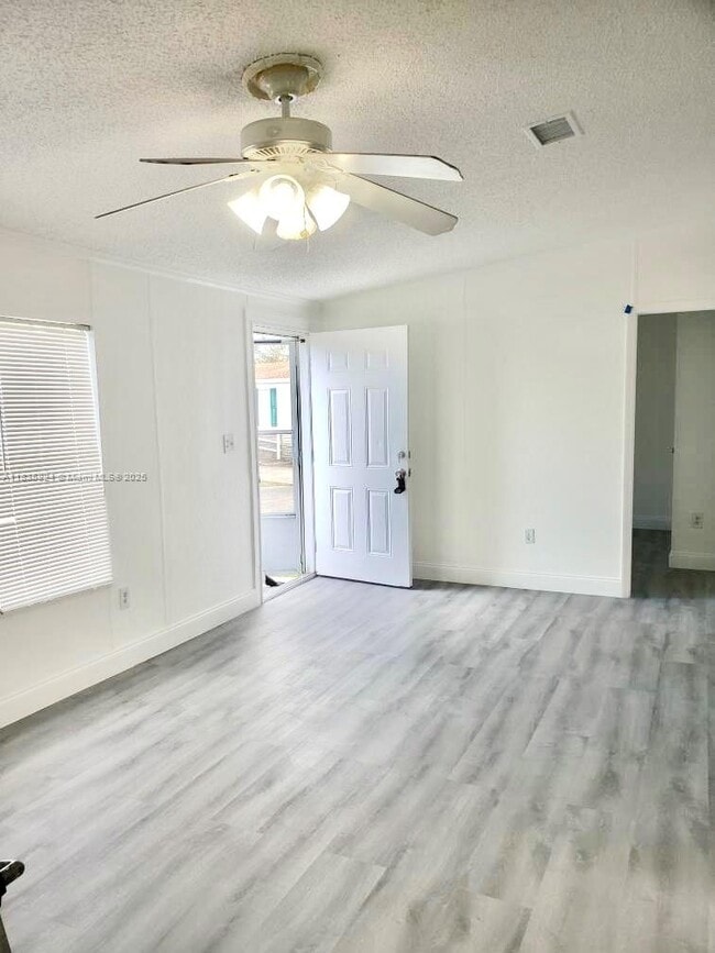 220 NE 12th Ave in Homestead, FL - Building Photo - Building Photo